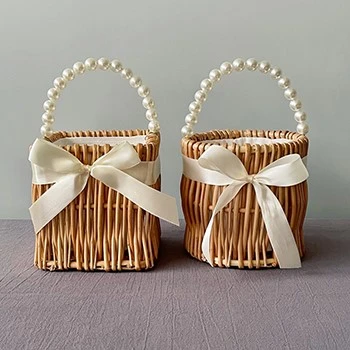 Small Willow Basket With Handle